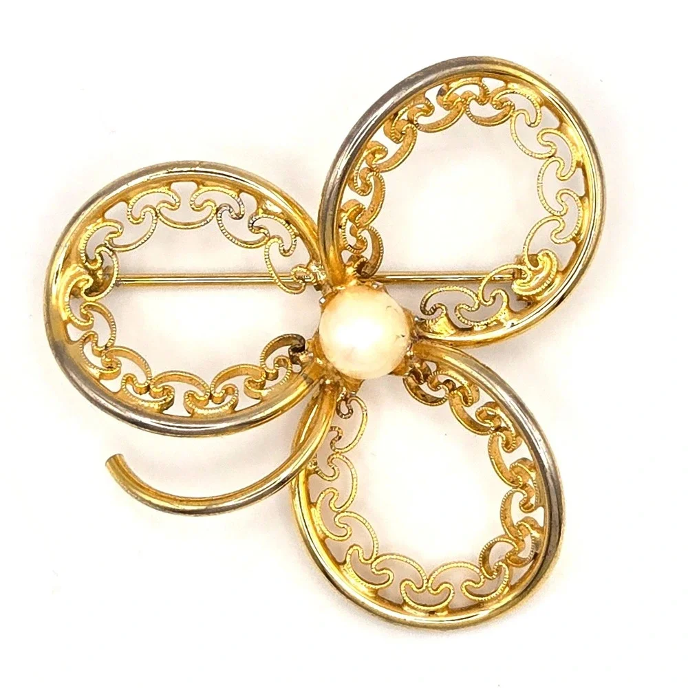 Vintage 1950s Gold Tone Filigree Brooch w/ Genuine Pearl‎ Mid‑Century Floral